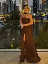 Vestido Longo Feminino Sem Alças com Retalhos em Malha e Fenda – Primavera 2026