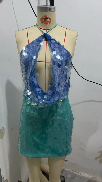 Vestido Mini de Lantejoulas Luxuoso Azul-Verde com Decote Halter – Festa 2025
