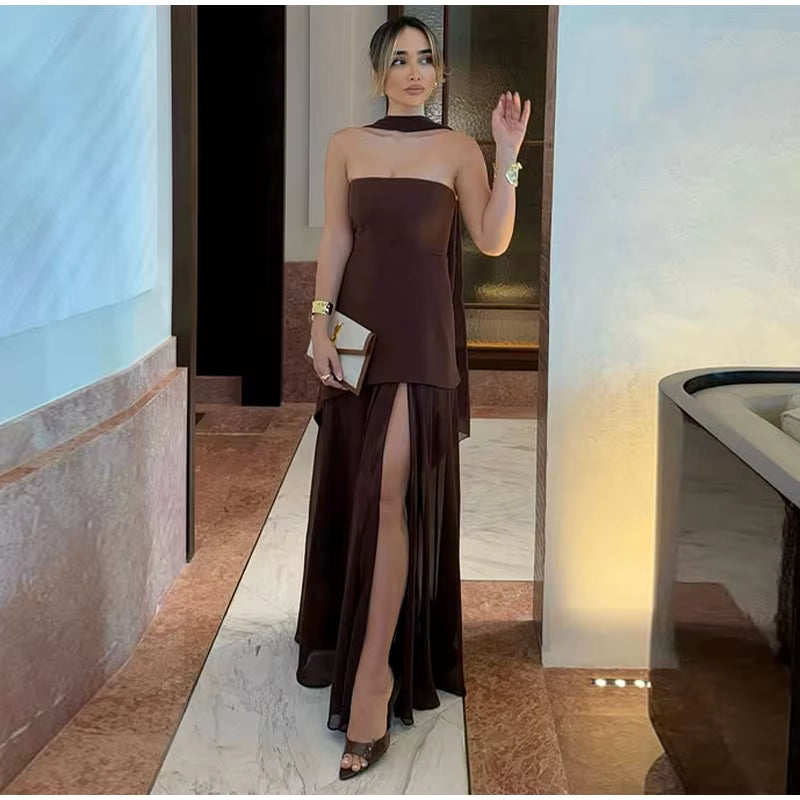 Vestido Longo Feminino Sem Alças com Retalhos em Malha e Fenda – Primavera 2026