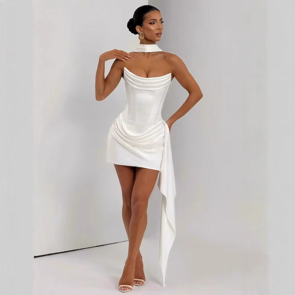 Vestido Mini em Cetim Branco com Corpete Estilo Espartilho – Elegância Sexy