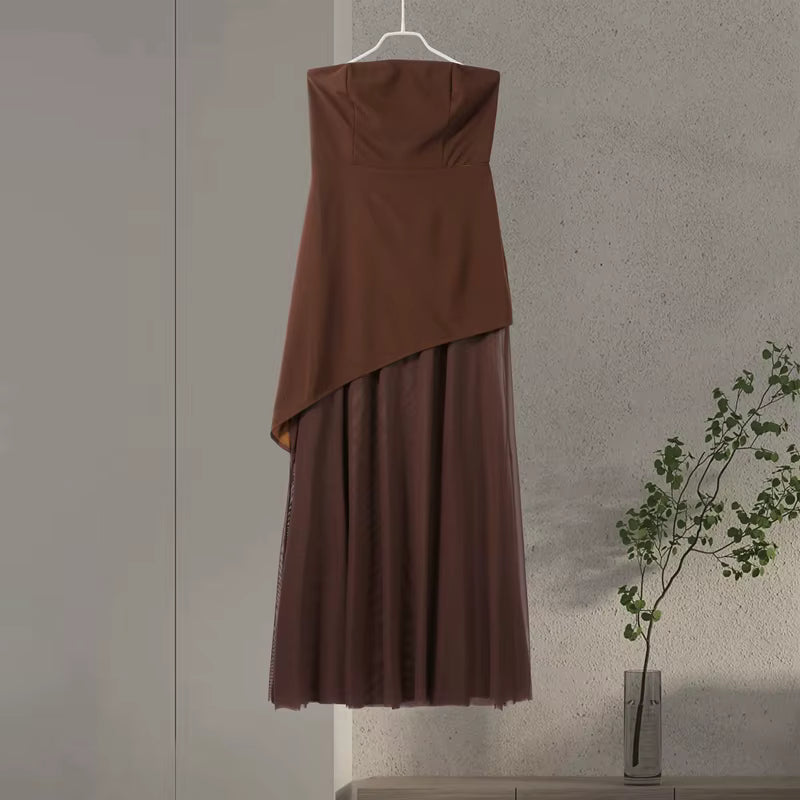 Vestido Longo Feminino Sem Alças com Retalhos em Malha e Fenda – Primavera 2026