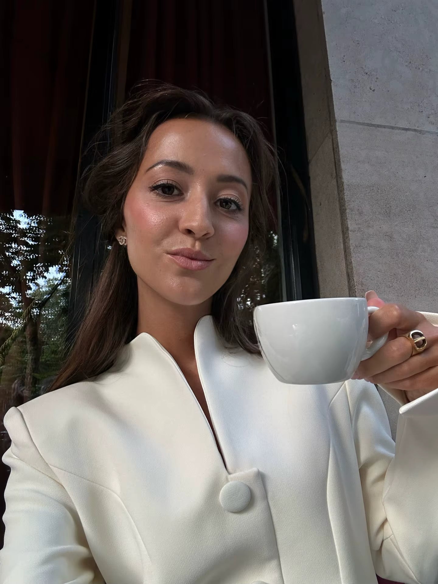 Vestido Mini em Linha A com Botões – Elegância Chic para o Dia a Dia