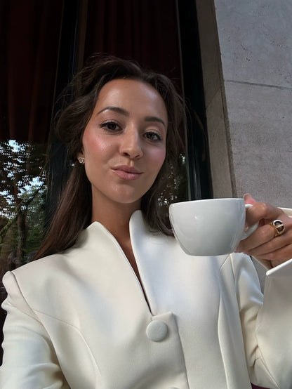 Vestido Mini em Linha A com Botões – Elegância Chic para o Dia a Dia