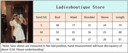 Vestido Mini Branco em Linha A com Botões – Elegância Urbana para 2025