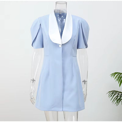 Vestido Mini Branco em Linha A com Botões – Elegância Urbana para 2025