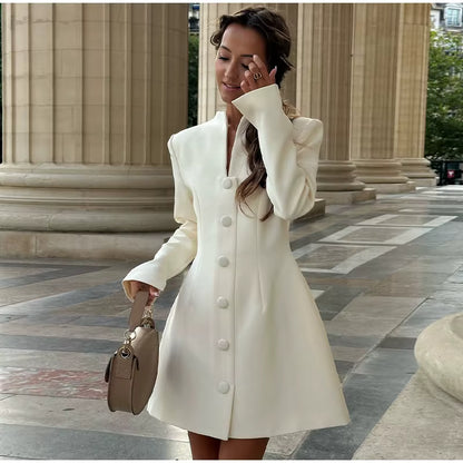 Vestido Mini Branco em Linha A com Botões – Elegância Urbana para 2025