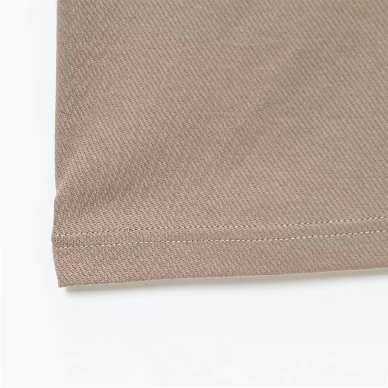 Vestido Camiseiro de Verão Slim Fit – Sofisticação Moderna com Botões Dourados